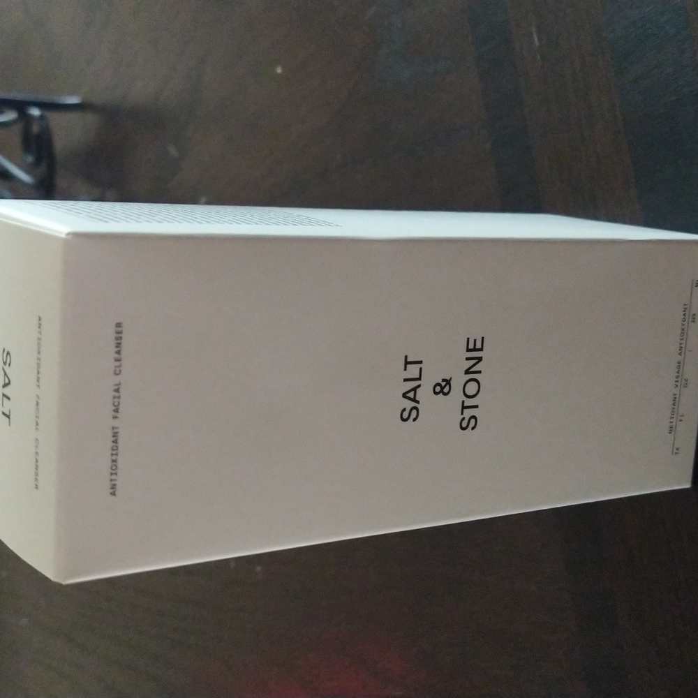 Salt and stone antioxidant facial cleanser
